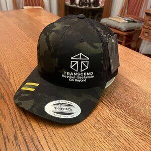 Men's Transcend Health Company  Camouflage Snapback Trucker Hat Cap NWT**